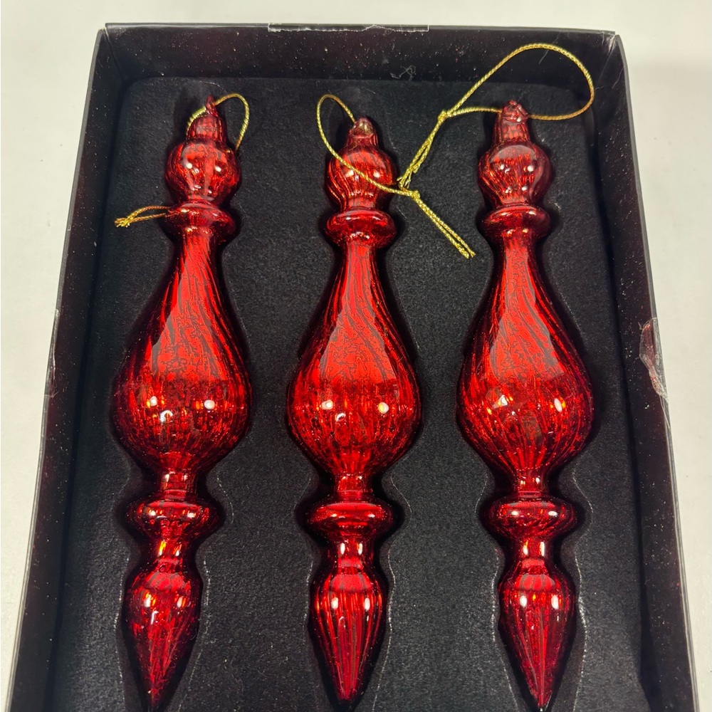 robert stanley christmas Teardrop Swirled Detailing Red Glass ornament set Of 3